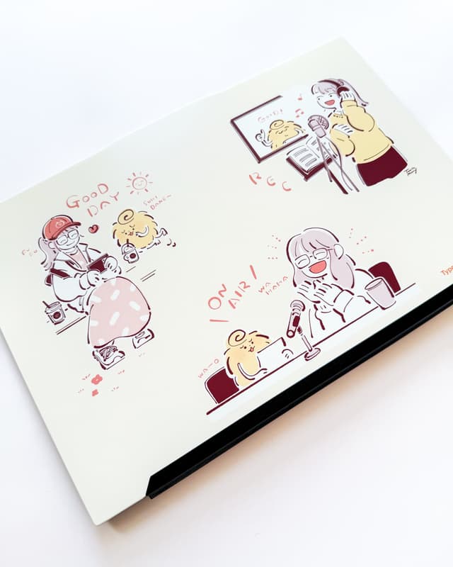 【株式会社スマッシュコア】声優・角元明日香さんパソコン天板イラスト